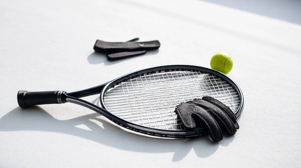 Meilleures raquettes de tennis : comment sélectionner votre modèle idéal